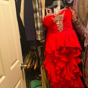 BEAUTIFUL PROM DRESS. SIZE 2.